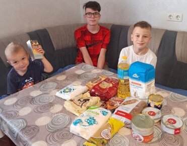 Радісні посмішки дітей - нагорода для нас
